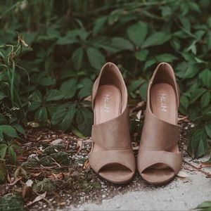 NWOT Block Heel Cut Out Heels